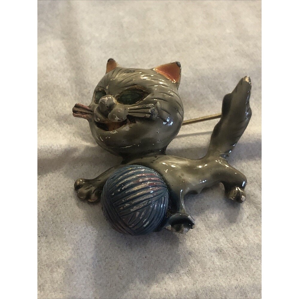 HTF Vintage HAR Figural Gold-Tone Enamel Kitten w/ Ball of Yarn